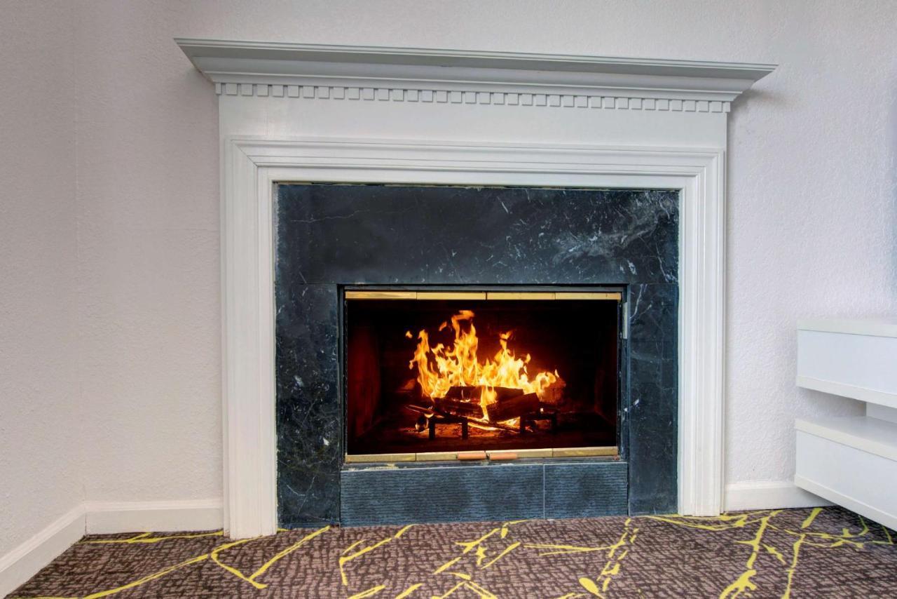Hotel The Roslyn, Tapestry Collection By Hilton Extérieur photo