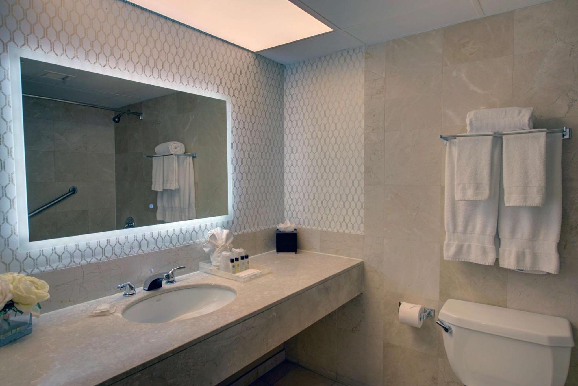 Hotel The Roslyn, Tapestry Collection By Hilton Extérieur photo