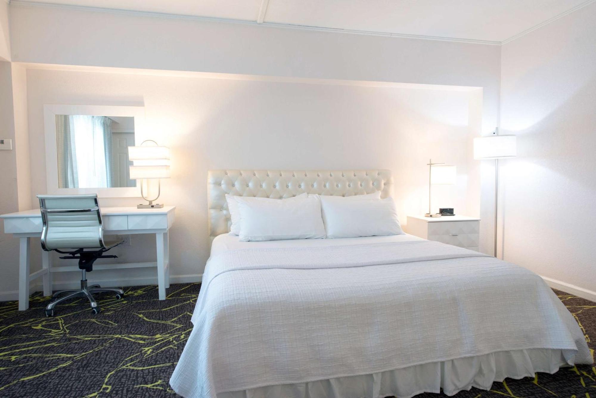 Hotel The Roslyn, Tapestry Collection By Hilton Extérieur photo